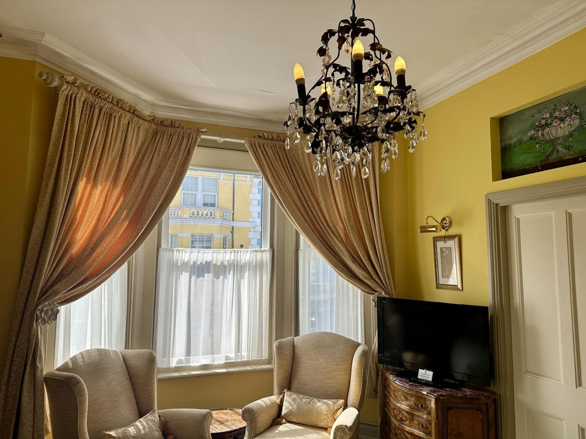 Albert & Victoria Guest House イーストボーン エクステリア 写真