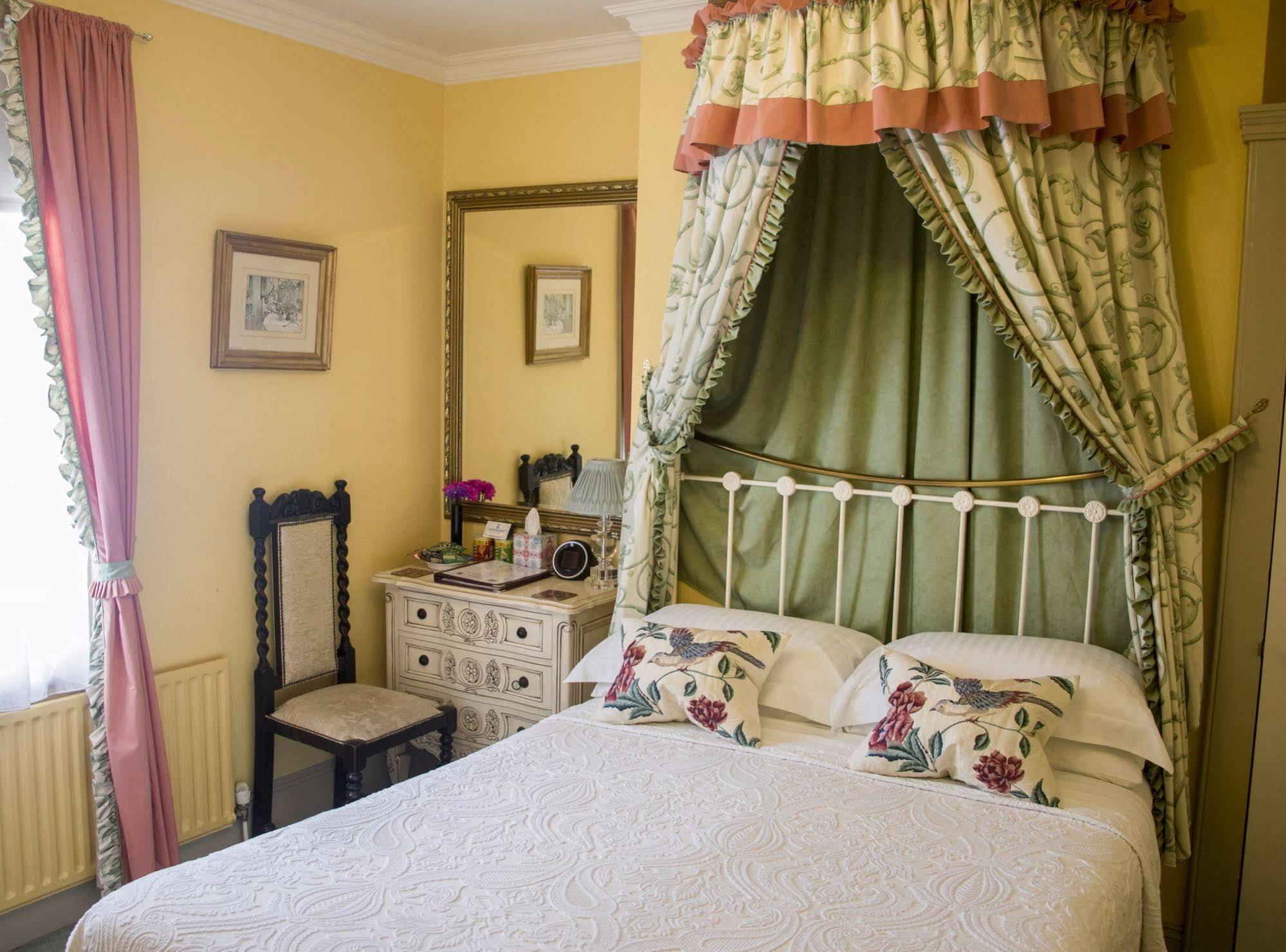 Albert & Victoria Guest House イーストボーン エクステリア 写真